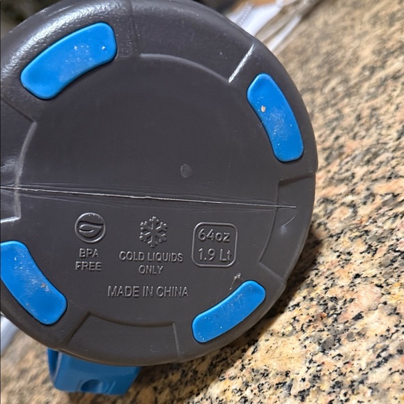 High Sierra Gray and Blue Water Bottle 64 oz - Picture 4 of 4